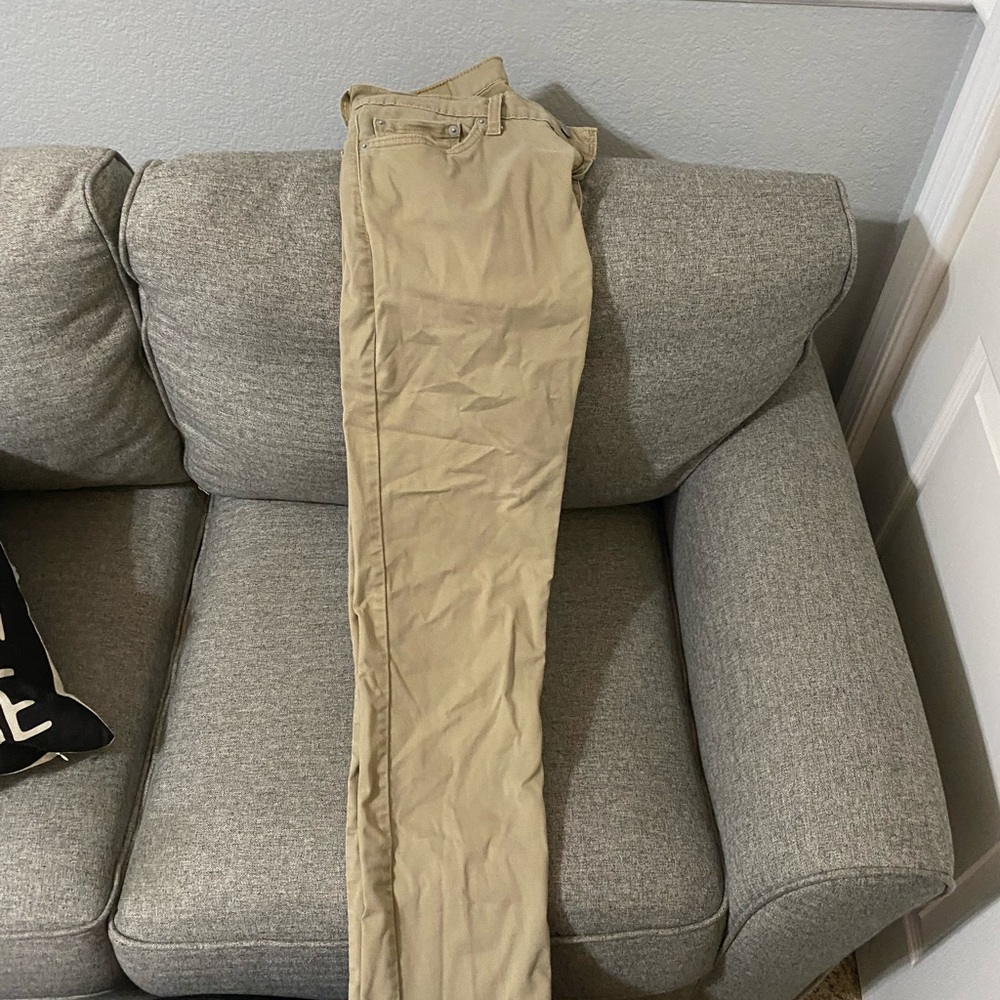 light beige levi jeans